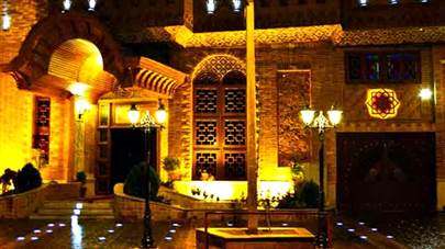 ورودی هتل کریم خان شیراز